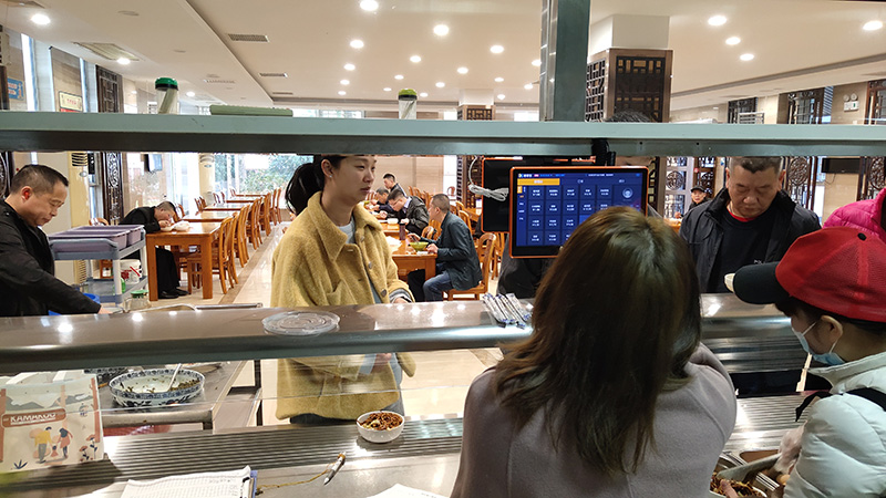 本地园区多档口智慧食堂统一管控，规范连片产业园团餐运营标准